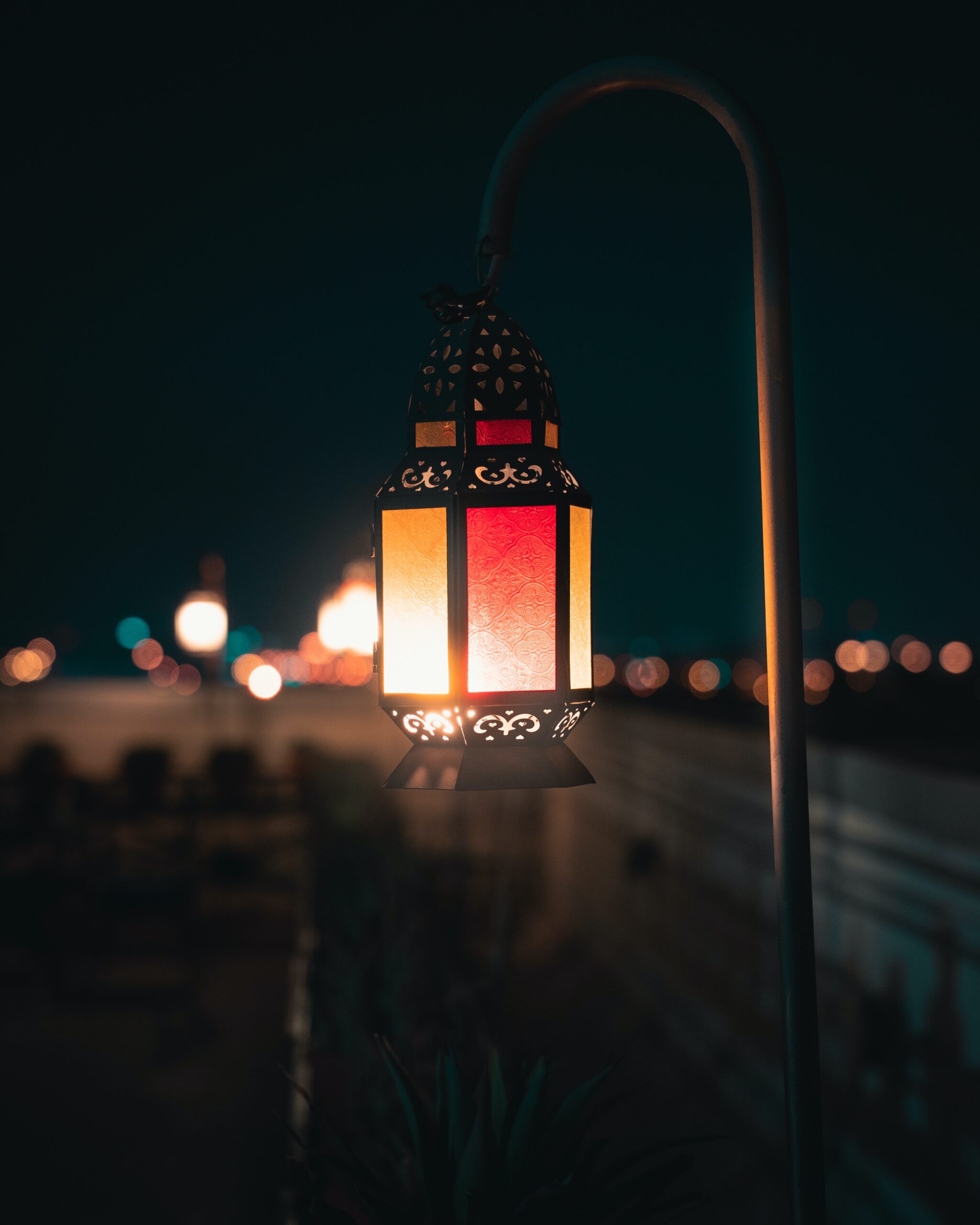 مجلة الجميلات والشرق